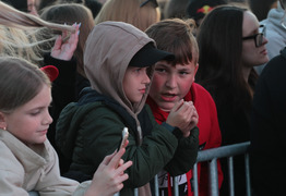  (photo)