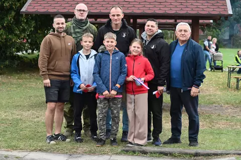 drużyna, która uplasowała się w pierwszej czwórce w grze